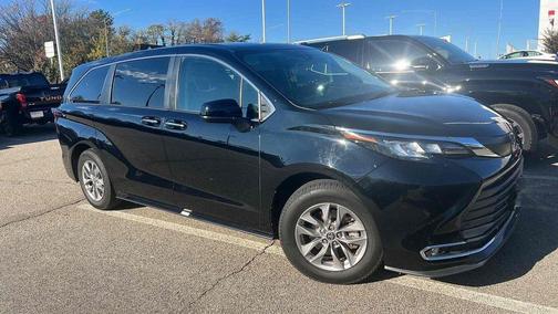 2022 Toyota Sienna XLE