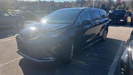 2022 Toyota Sienna XLE