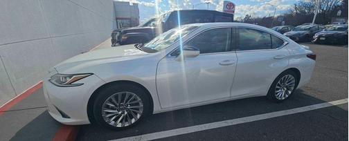 2023 Lexus ES 300h Luxury