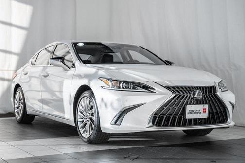 2023 Lexus ES 300h Luxury
