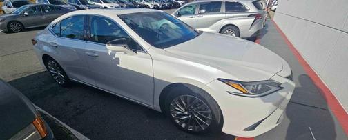 2023 Lexus ES 300h Luxury