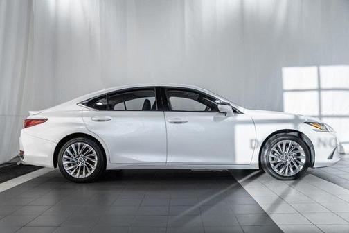 2023 Lexus ES 300h Luxury