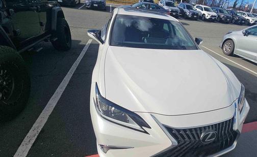 2023 Lexus ES 300h Luxury