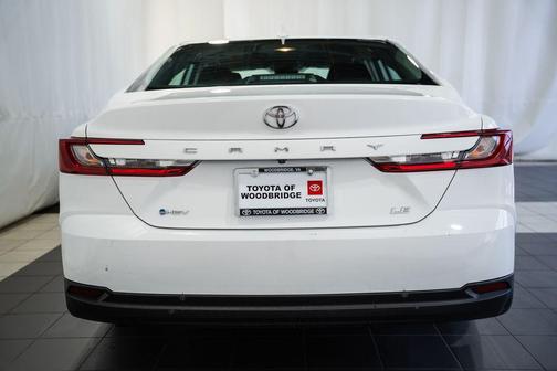 Ice 2025 Toyota Camry LE