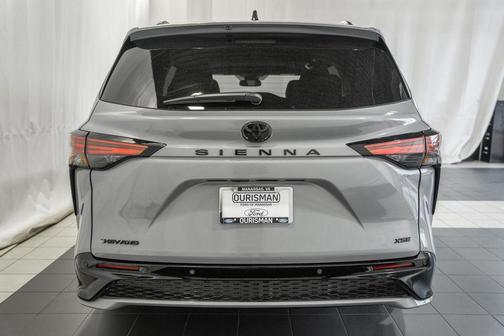 Cement 2026 Toyota Sienna XSE 7 Passenger