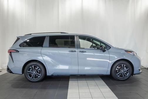 Cement 2026 Toyota Sienna XSE 7 Passenger