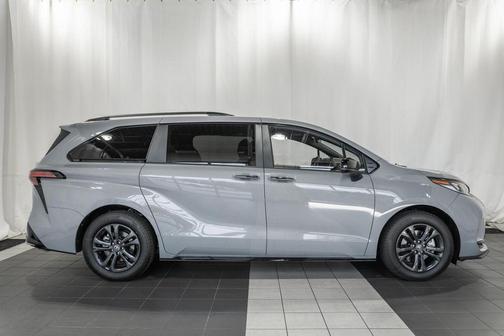 Cement 2026 Toyota Sienna XSE 7 Passenger