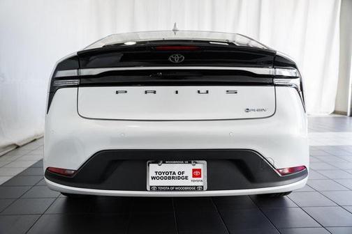 2025 Toyota Prius Plug-In Hybrid SE