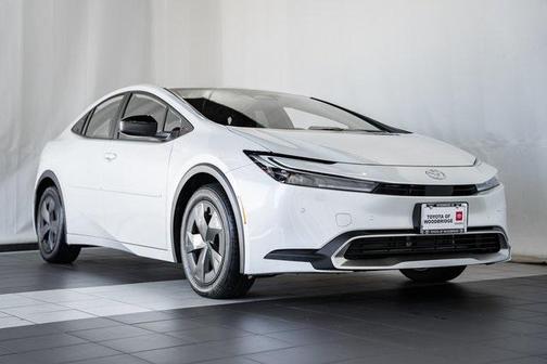 2025 Toyota Prius Plug-In Hybrid SE