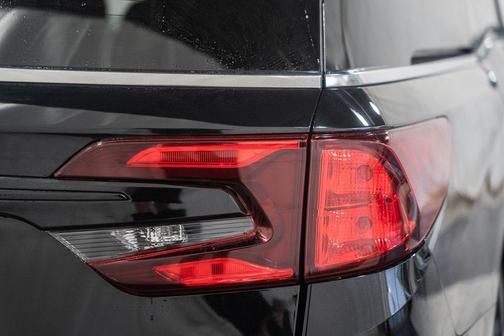 Crystal Black Pearl 2024 Honda Odyssey Sport