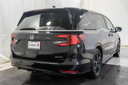 Crystal Black Pearl 2024 Honda Odyssey Sport