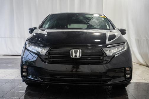 Crystal Black Pearl 2024 Honda Odyssey Sport