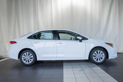 Ice 2026 Toyota Corolla LE