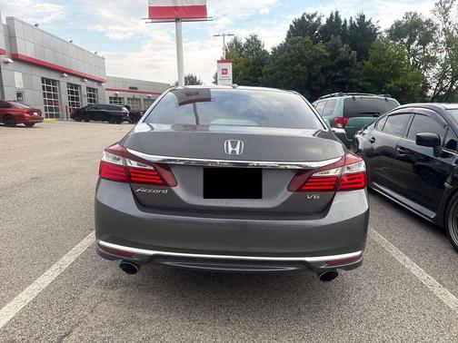 Modern Steel Metallic 2017 Honda Accord EX-L w/Navigation & Honda Sensing