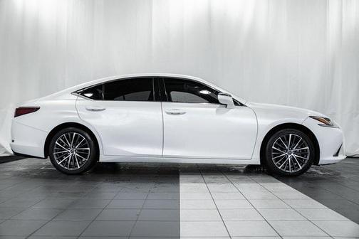 2022 Lexus ES 350 Base