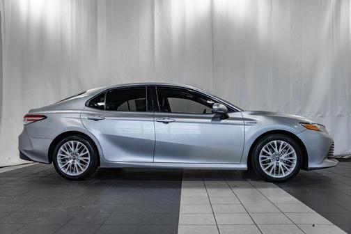 2018 Toyota Camry Hybrid XLE