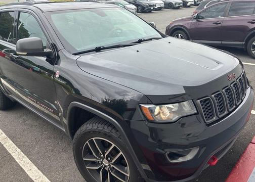 Diamond Black Crystal Pearlcoat 2017 Jeep Grand Cherokee Trailhawk