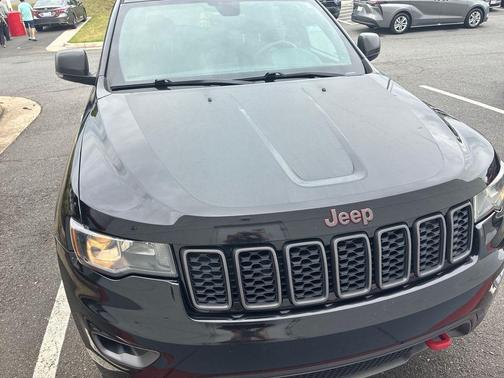 Diamond Black Crystal Pearlcoat 2017 Jeep Grand Cherokee Trailhawk