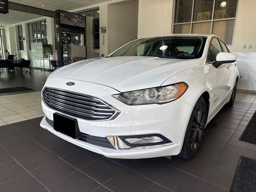 Oxford White 2018 Ford Fusion Hybrid SE