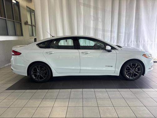 Oxford White 2018 Ford Fusion Hybrid SE