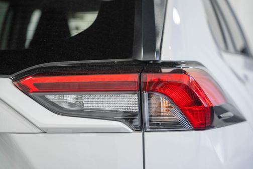 Ice Cap 2023 Toyota RAV4 XLE