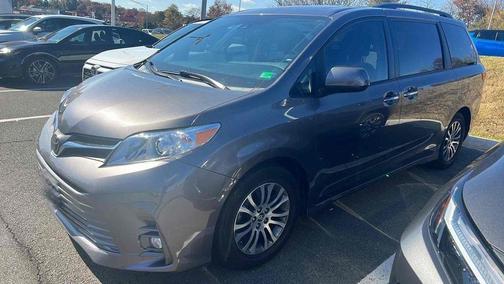 2020 Toyota Sienna XLE Premium