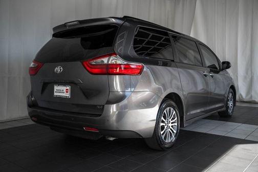 2020 Toyota Sienna XLE Premium