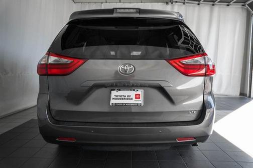2020 Toyota Sienna XLE Premium