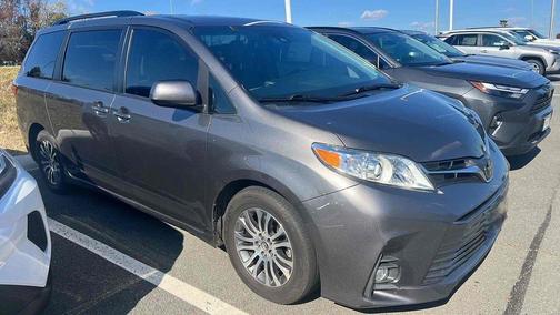 2020 Toyota Sienna XLE Premium