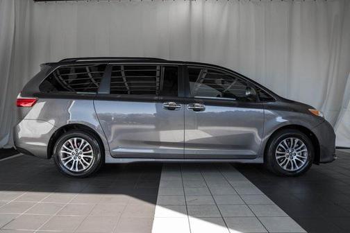2020 Toyota Sienna XLE Premium