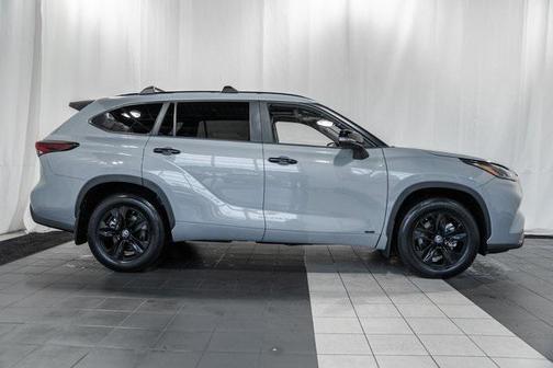 2024 Toyota Highlander Hybrid XLE