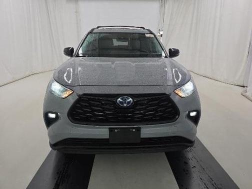 2024 Toyota Highlander Hybrid XLE