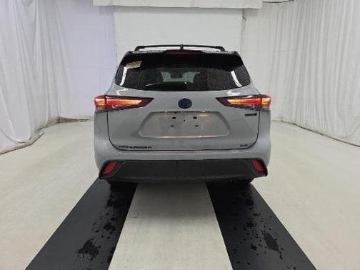 2024 Toyota Highlander Hybrid XLE