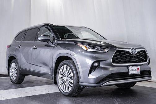 2024 Toyota Highlander Hybrid Platinum