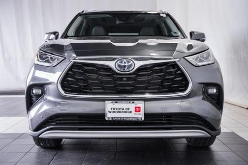 2024 Toyota Highlander Hybrid Platinum