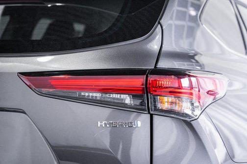 2024 Toyota Highlander Hybrid Platinum