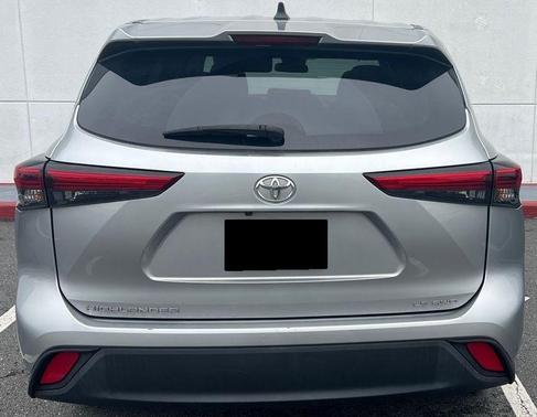 Celestial Silver Metallic 2023 Toyota Highlander LE