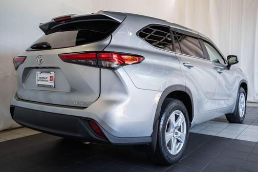 Celestial Silver Metallic 2023 Toyota Highlander LE