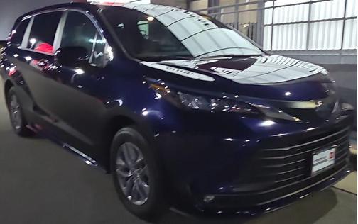 2025 Toyota Sienna XLE