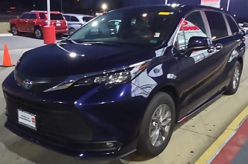 2025 Toyota Sienna XLE
