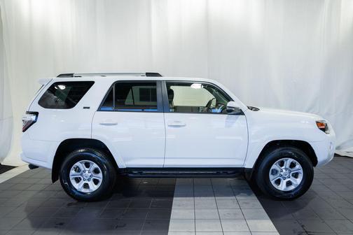 Ice Cap 2024 Toyota 4Runner SR5 Premium