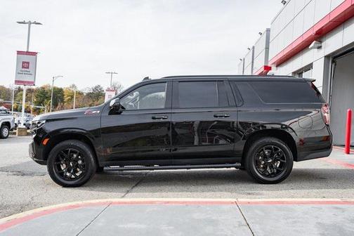 2022 Chevrolet Suburban 4WD Z71