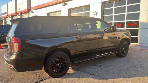 2022 Chevrolet Suburban 4WD Z71