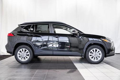 2025 Toyota Corolla Cross LE