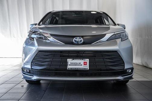 2025 Toyota Sienna XLE 7 Passenger