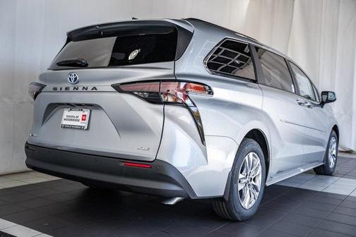 2025 Toyota Sienna XLE 7 Passenger