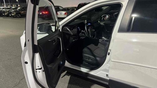 2024 Toyota RAV4 Prime SE