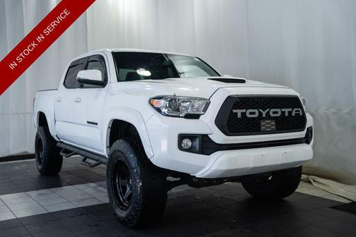 Super White 2019 Toyota Tacoma TRD Sport