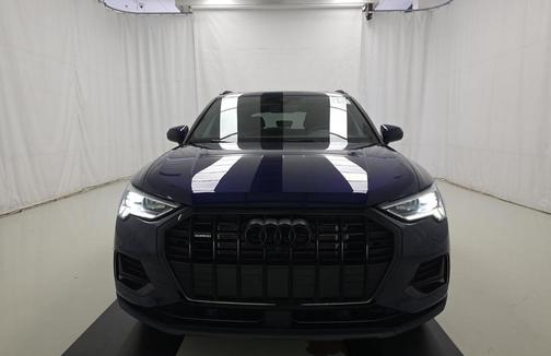 Navarra Blue Metallic 2024 Audi Q3 Premium Plus 40 TFSI quattro Tiptronic