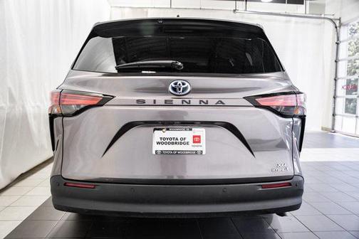 2022 Toyota Sienna XLE 8 Passenger